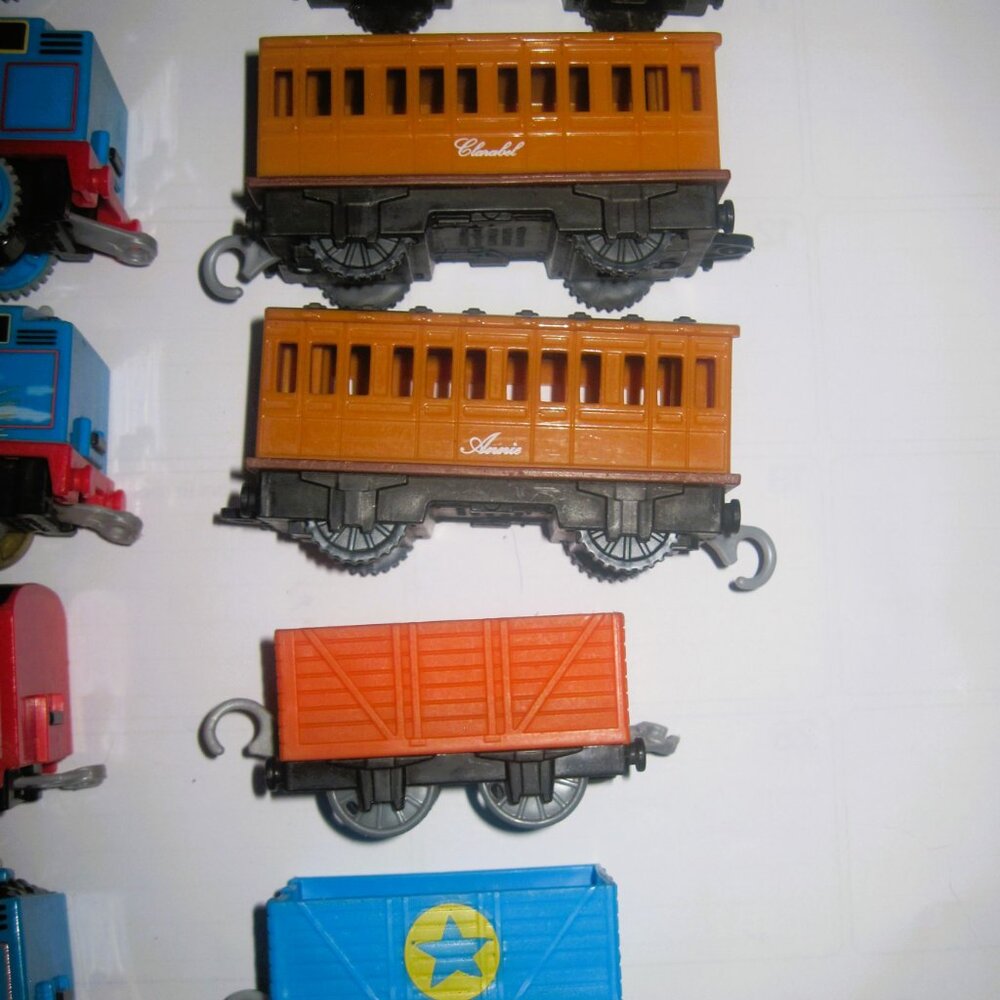 THOMAS THE TRAIN-Yrs. 09/13/19-Lot Of 31 Pcs.Assd.Sizes-14 Mini-13Lg.-4 Med.Size - Picture 9 of 12